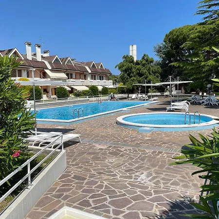 Piscina, Vicino Al Mare Equilio Appartement