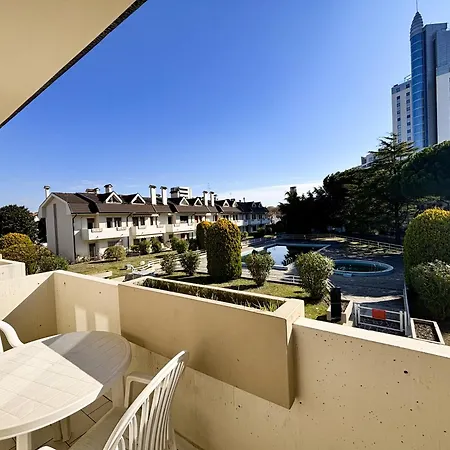 아파트 Piscina, Vicino Al Mare Equilio 리도 디 예솔로