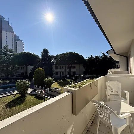 Piscina, Vicino Al Mare Equilio